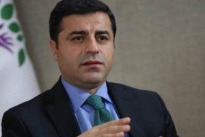 Demirtaş hakim karşısına &ccedil;ıktı