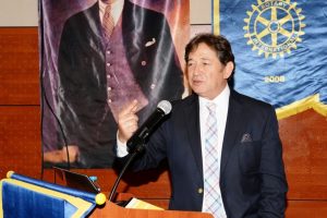 Kadıbeşegil Bursa'da Rotaryenlere halkla ilişkileri anlattı