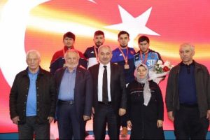 Yaşar Doğu turnuvası fırtına gibi başladı