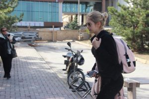 &Uuml;nl&uuml; m&uuml;zisyene saldırının nedeni: Aleyna Tilki
