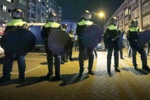 Rotterdam belediye başkanı kentte acil durum ilan etti