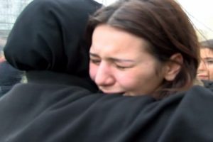 Ge&ccedil; kalınca YGS'ye alınmayan &ouml;ğrenci g&ouml;zyaşlarına boğuldu