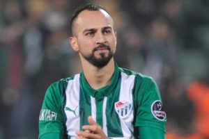 Bursasporlu Şamil &Ccedil;inaz: "Galibiyeti ka&ccedil;ırdık"