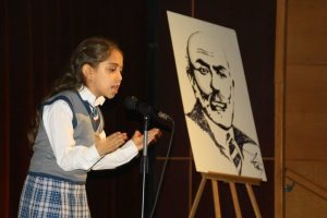 Minik B&uuml;şra'dan g&ouml;z&uuml; yaşlı İstiklal Marşı