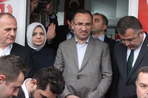 Bakan Bozdağ: "Demokrasi mezara g&ouml;m&uuml;ld&uuml;"