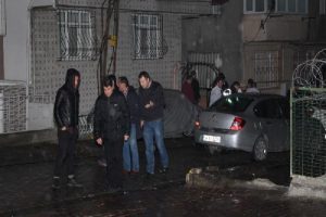 Bah&ccedil;elievler'de gen&ccedil; kız babasının yanında &ouml;ld&uuml;r&uuml;ld&uuml;