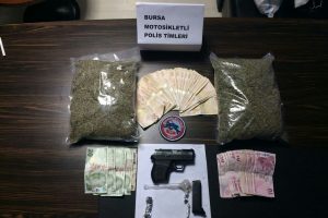 Bursa'da uyuşturucu operasyonu! &Ccedil;ok sayıda ş&uuml;pheli g&ouml;zaltında