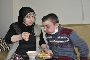 Hayatta kalabilmek i&ccedil;in tedavi edilmeyi bekliyor!