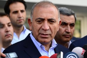 Tekin: İ&ccedil;e y&ouml;nelik bir kampanya y&uuml;r&uuml;t&uuml;lmek isteniyor