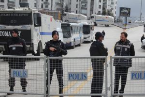 Hollanda B&uuml;y&uuml;kel&ccedil;iliği &ouml;n&uuml;nde g&uuml;venlik &ouml;nlemleri devam ediyor