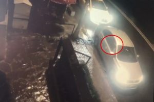 Onur &Ouml;zbizerdik'in gece kul&uuml;b&uuml;ne saldırı anı ortaya &ccedil;ıktı