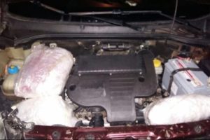 Otomobilin motorunda uyuşturucu &ccedil;ıktı