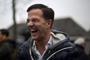Skandal Rutte'nin se&ccedil;imde işine yaradı