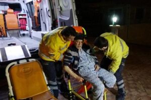 70 yaşındaki adam 9 kattan alt kattaki balkona d&uuml;şt&uuml;!