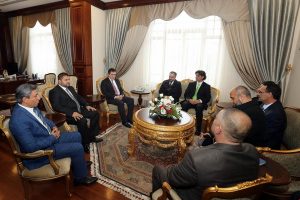 Romanlardan Bursa Valisi K&uuml;&ccedil;&uuml;k'e ziyaret