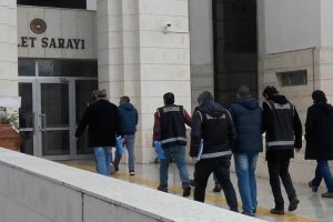 FET&Ouml; operasyonunda 25 &ouml;ğretmene g&ouml;zaltı