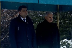 Başbakan Yıldırım Ukraynalı mevkidaşını t&ouml;renle karşıladı