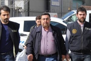 Sahil G&uuml;venlik B&ouml;lge Komutanlığına operasyon: 26 g&ouml;zaltı