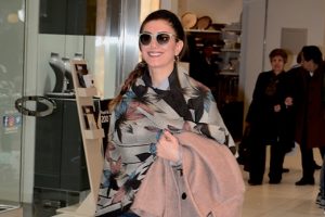 Nadide Sultan erken geldi, mağazaları gezdi