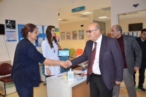 Bursa İznik Belediye Başkanı sağlık &ccedil;alışanlarını ziyaret etti