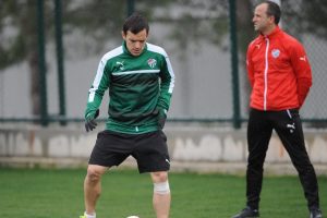 Bursaspor'da Alanyaspor ma&ccedil;ında Stancu ve Jovic yok