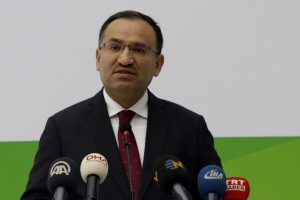 Bozdağ AB'nin baş&ouml;rt&uuml;s&uuml; yasağına tepki g&ouml;sterdi