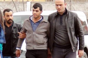 Eşini ve kızını &ouml;ld&uuml;rd&uuml;, savunması pes dedirtti
