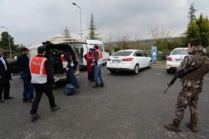 İstanbul'da b&uuml;y&uuml;k operasyon! Giriş-&ccedil;ıkışlar tutuldu
