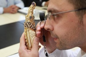 M&uuml;cevher fuarında değerli taş analizi yapılacak