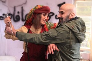 Tuğba &Ouml;zay, Suriyeli bir kadını canlandırıyor