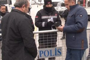Ankara'daki Hollandalılar se&ccedil;ime ilgi g&ouml;stermiyor