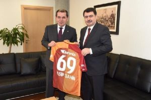 Vali Şahin'den &Ouml;zbek'e ziyaret