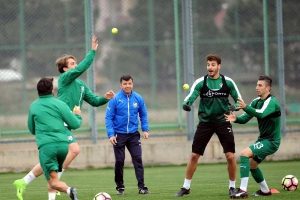 Bursaspor, Aytemiz Alanyaspor hazırlıklarını s&uuml;rd&uuml;r&uuml;yor