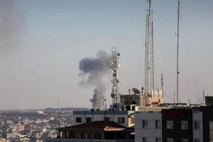 İsrail Gazze'ye hava saldırısı d&uuml;zenledi