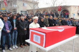 Şehit Uzman Onbaşı &Ouml;z&ccedil;elik son yolculuğuna uğurlandı