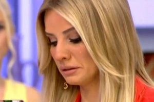 Esra Erol: "Ben o &ccedil;amurla yaşayamam"