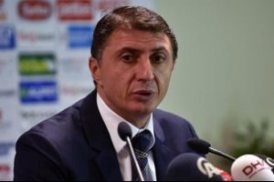Şota'dan &Ouml;zer'e: "Şerefsiz ya"
