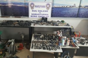 Evini silah fabrikasına &ccedil;evirmiş