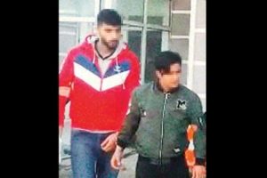 Halı sahada bankacıların 100 bin liraları &ccedil;alındı