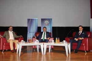 T&Uuml;GİAD Bursa Şubesi Başkanı &Ouml;zkul deneyimlerini &ouml;ğrencilerle paylaştı
