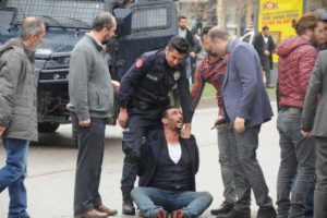 Gaziantep'te silahlı kavga: 2 yaralı, 3 g&ouml;zaltı
