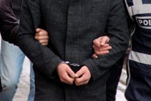 5 ilde yolsuzluk operasyonu: 27 g&ouml;zaltı