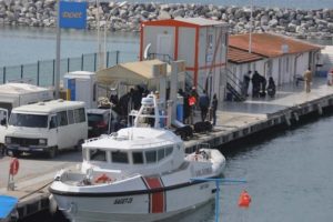 Kuşadası'nda 41 ka&ccedil;ak yakalandı