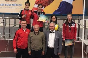 Bursasporlu boks&ouml;rden g&uuml;m&uuml;ş madalya