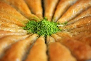 &Uuml;nl&uuml; baklavacının sahiplerine 15'er yıl hapis talebi