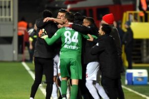 Samsunspor'dan kritik galibiyet