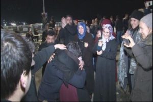 Tahliye olan &ouml;ğrencileri aileleri karşıladı