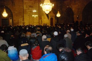 Vatandaşlar sabah namazında &Ccedil;anakkale şehitleri i&ccedil;in dua etti