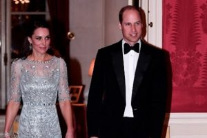 Prens William, Kate Middleton'ı k&uuml;&ccedil;&uuml;k d&uuml;ş&uuml;rmekle su&ccedil;lanıyor