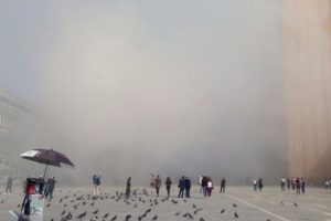 Venedik'te gaz bombalı m&uuml;cevher soygunu